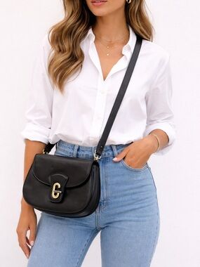 Vintage Gucci Black Leather Shoulder Bag Gold G Clasp Made in Italy Classic